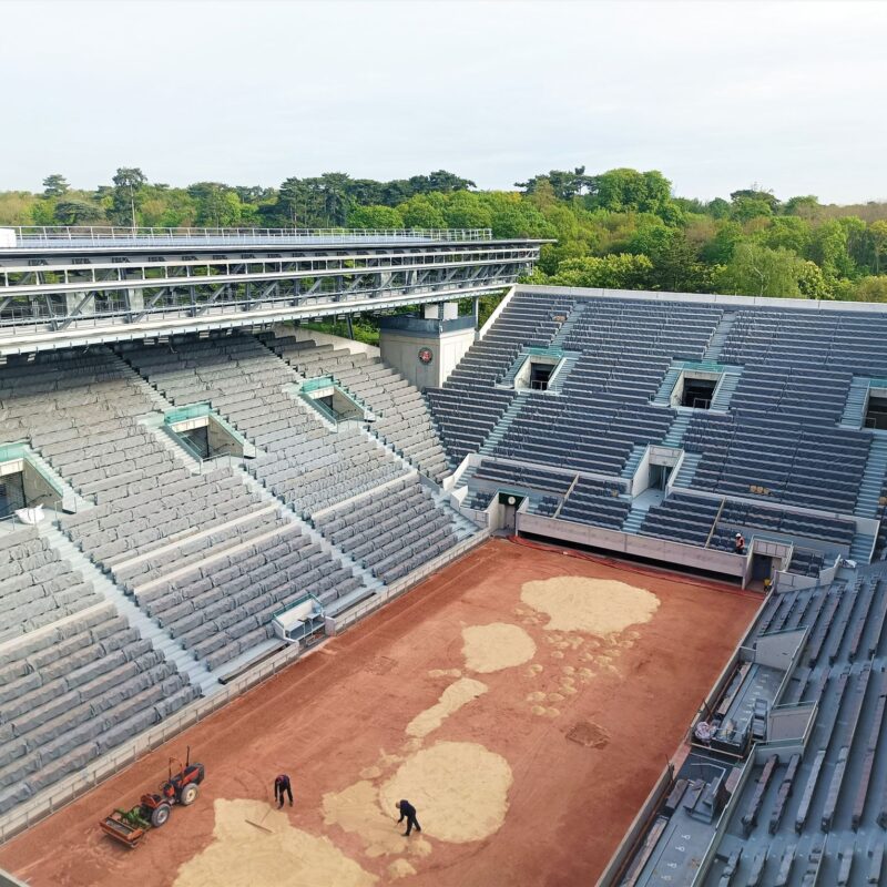 Structure après le ripage, sur le Court